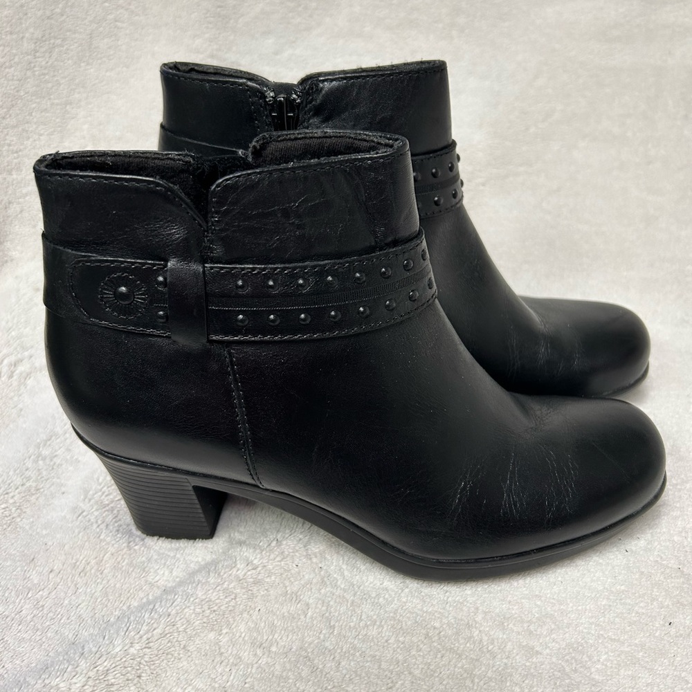 Clark bendable boots